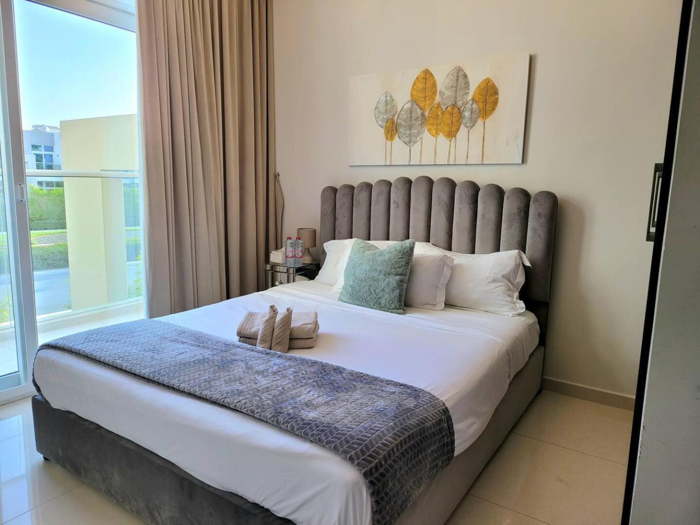 Villa Victoria Damac Hills 2 Family Retreat With Waterpark And Petting Farm Dubai Esterno foto